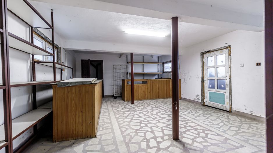 Clădire potrivită pentru proiecte educaționale sau de îngrijire - Poză 10