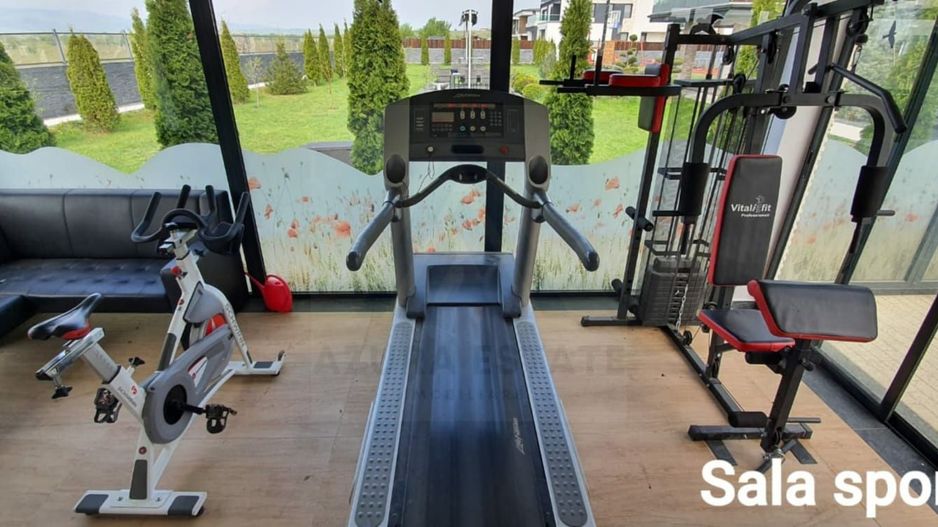 Vila ultrafinisata 550 mp utili si 2000 mp teren amenajat in Sibiu - Poză 21