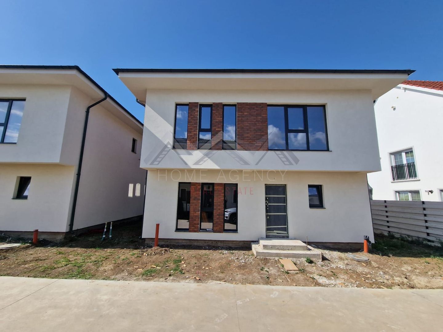 Casă spațioasă de vânzare în Otopeni – confort modern și finisaje premium - Poză 2