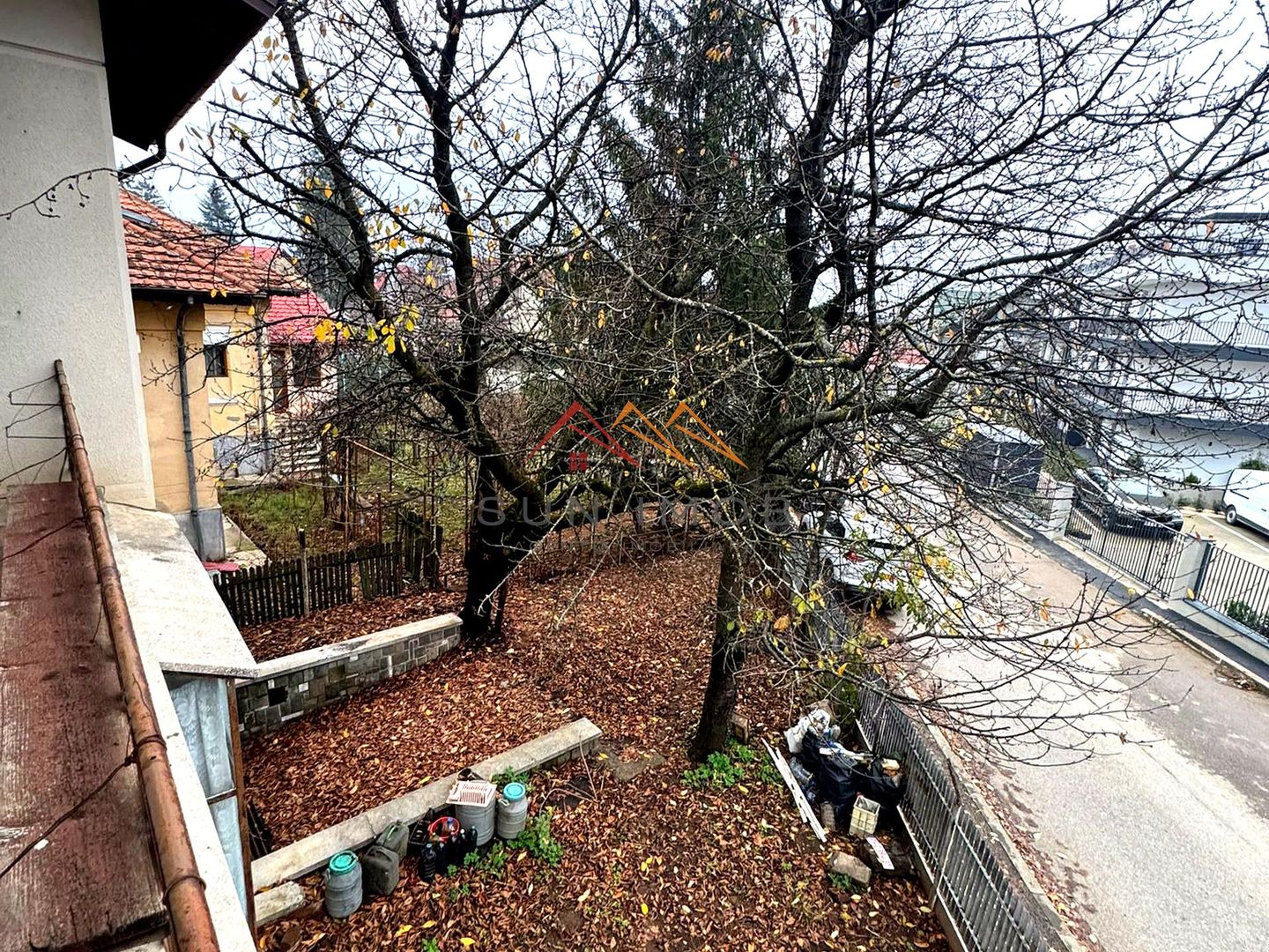 Casa D+P+E, an 1980, teren 285 m2, zona foarte buna, Campina, Prahova - Poză 2