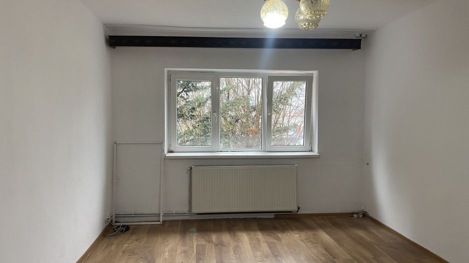 Vanzare apartament cu 3 camere,etajul 1,decomandat - M3, Târgoviște - Poză 3