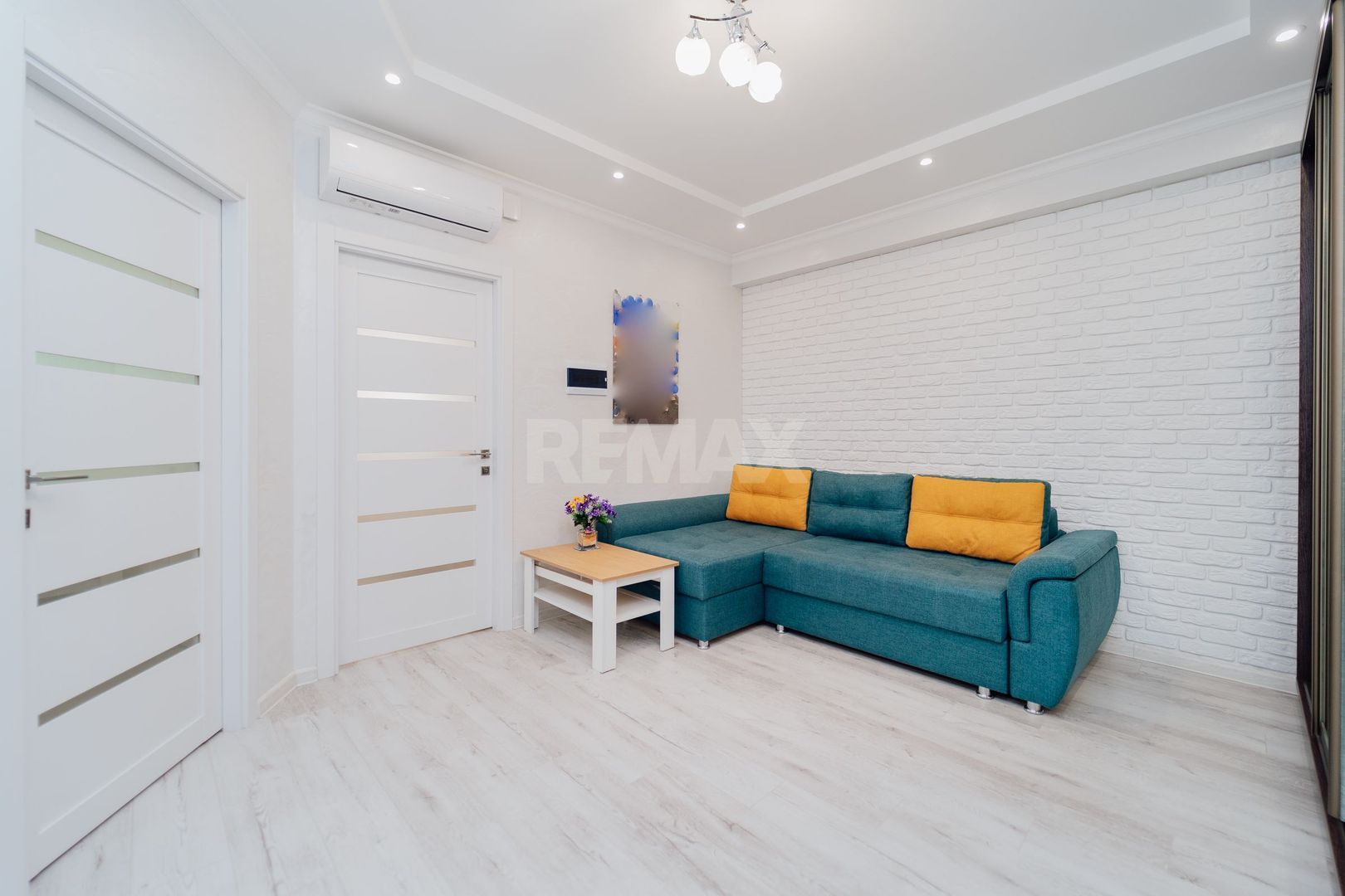 Vând apartament cu 1 cameră. st. Sprincenoaia - Poză 4
