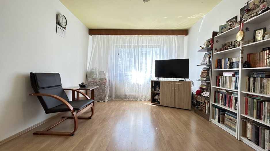 Apartament 4 camere 70 mp 2 bai centrala termica - Inel 2 - Scoala 39 - Poză 2