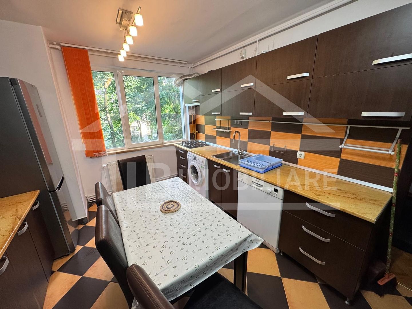 Apartament cu 2 camere, 50mp, decomandat, Zona Fortuna - Poză 6