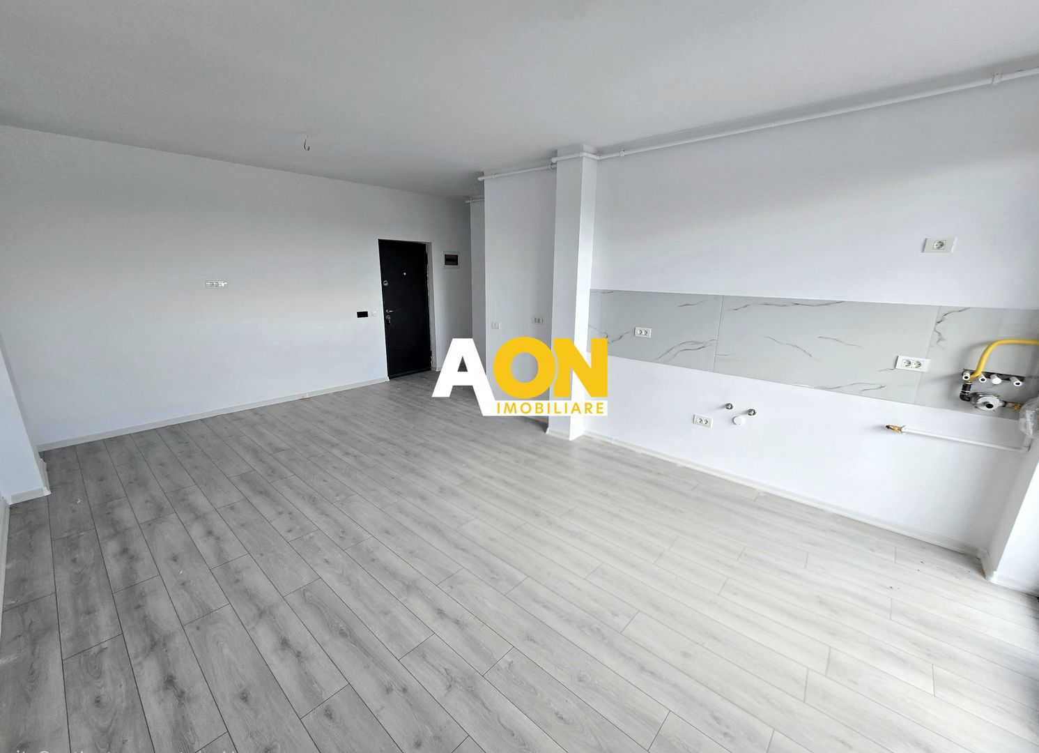 Apartament cu 2 Camere, 43MP, Bloc Nou, Ultrafinisat, Zona Centru - Poză 2