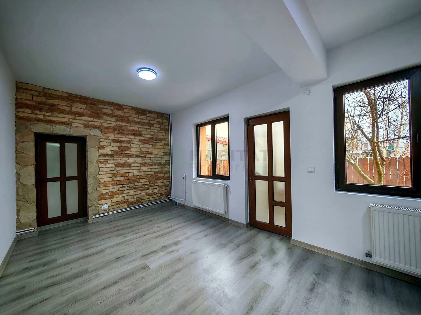 Vilă Individuală cu o curte generoasa zona Aparatorii Patriei - Poză 5