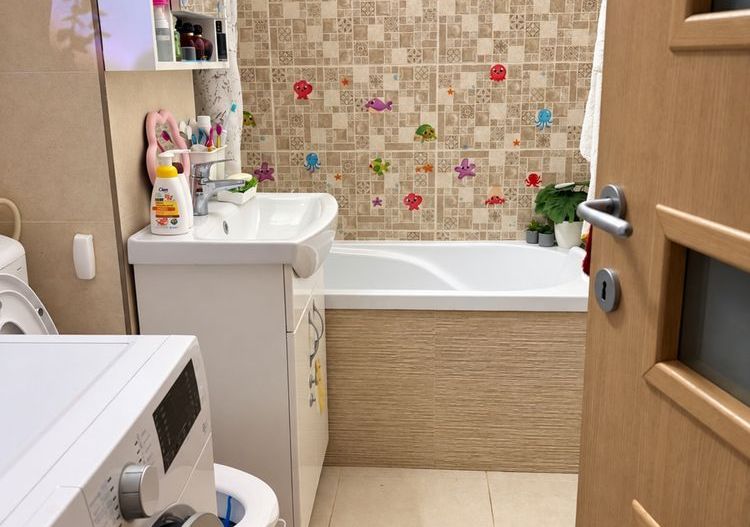 Apartament 3 camere 66 mp utili,balcon,etaj 3/4,parcare,boxă-Astra - Poză 6