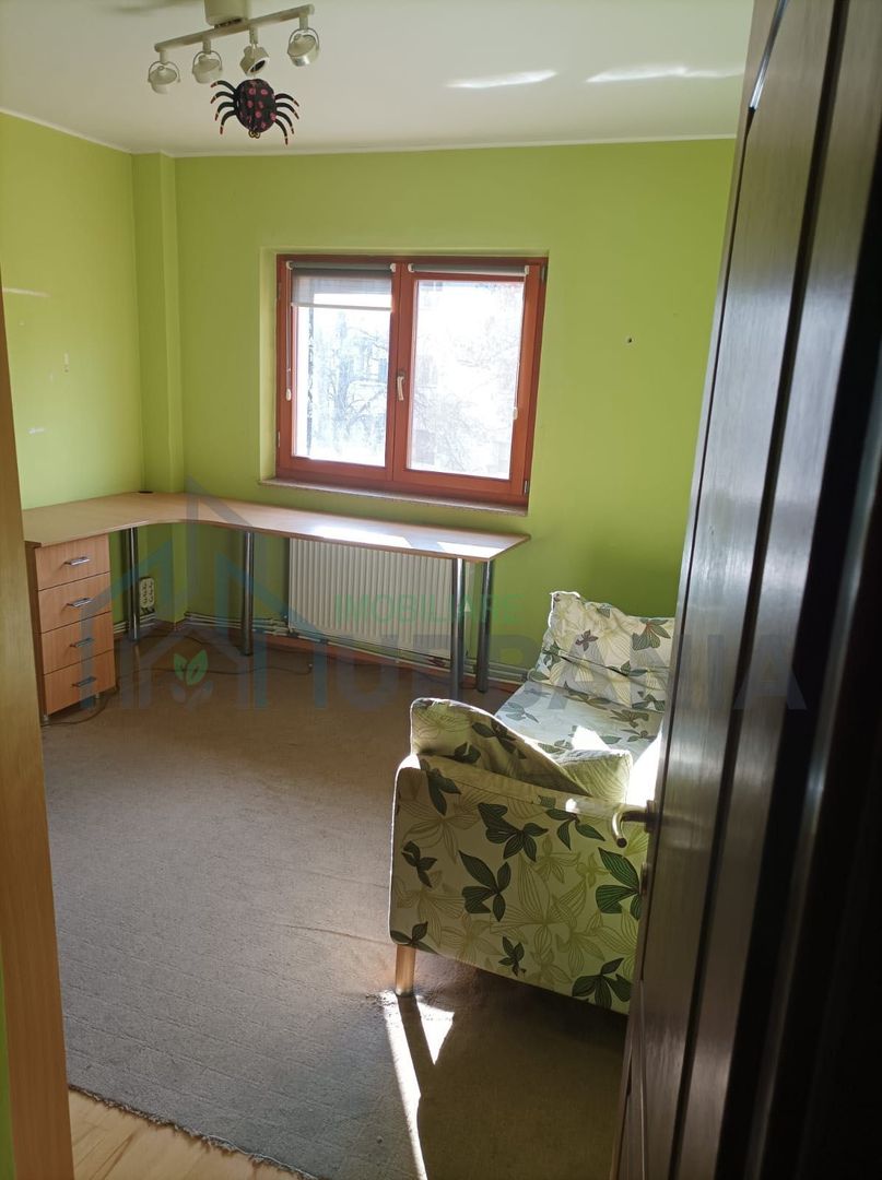 Apartament 3 camere, 70 mp, decomandat, în zona Nicolina, Iași - Poză 4