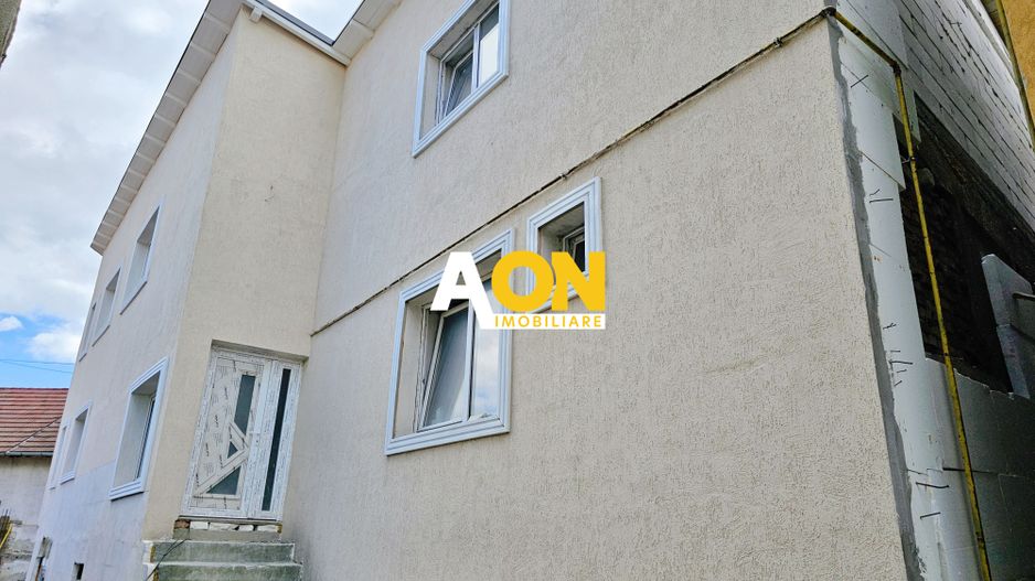 Casa 12 camere, pretabila ca pensiune sau pentru apartamentare - Poză 1