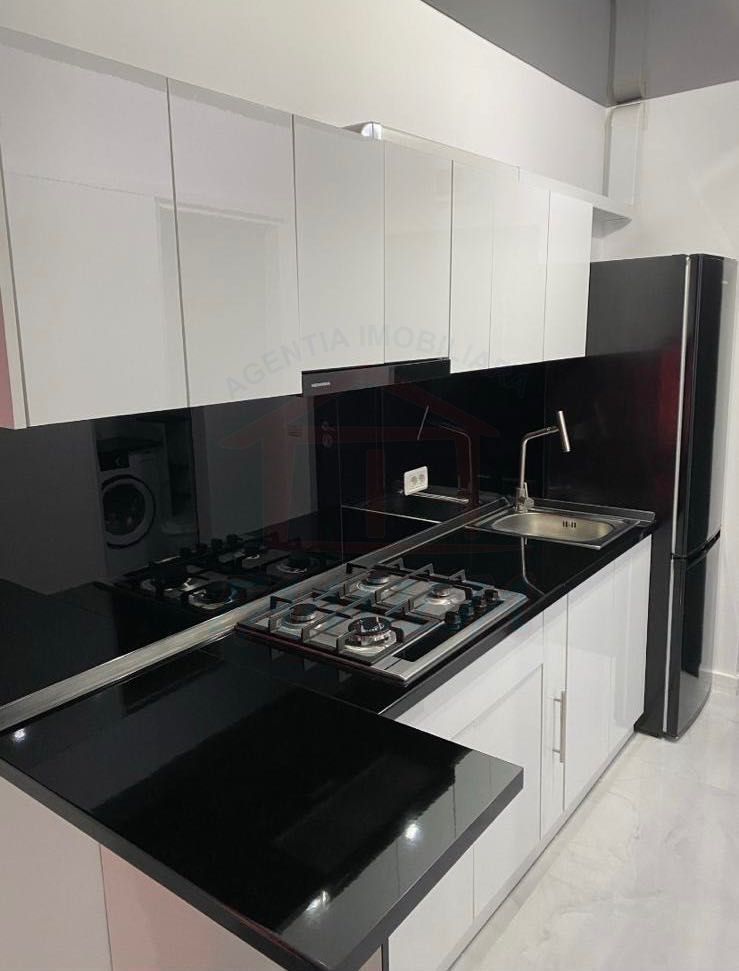 SE INCHIRIAZA APARTAMENT, 300 EURO, PIATA ENERGIEI - Poză 5