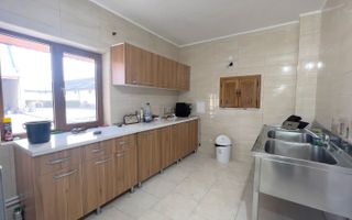 Oportunitate de investiție – Proprietate versatilă în Onești - Poză 10