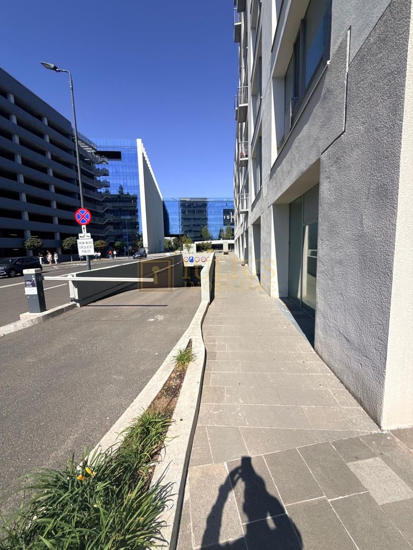 ISHO| 2 camere| parcare subterana| langa malul Bega| balcon| lift| etaj 9 - Poză 31