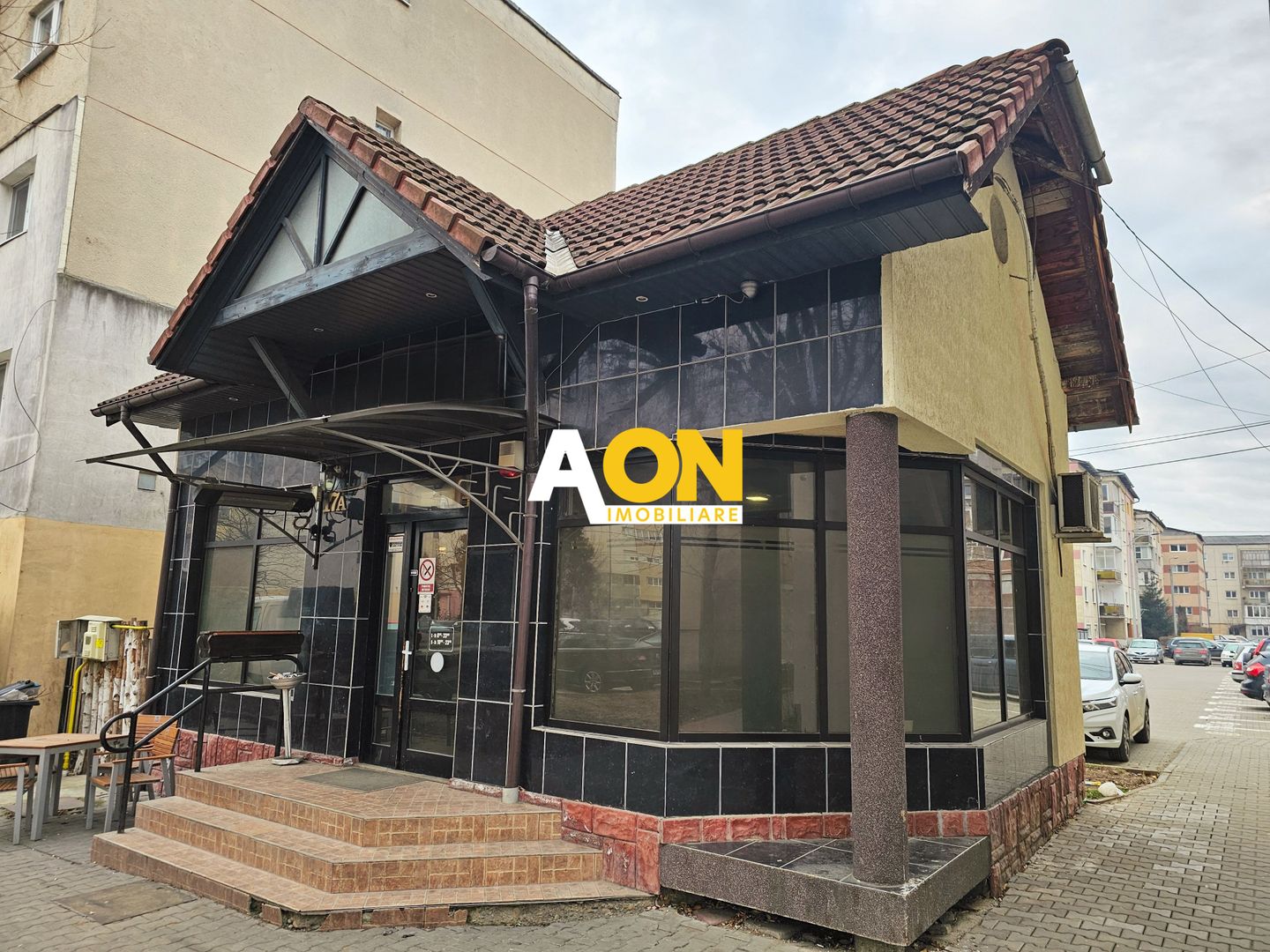 Spatiu comercial S+P+M zona Bulevardul Revolutiei - Poză 2