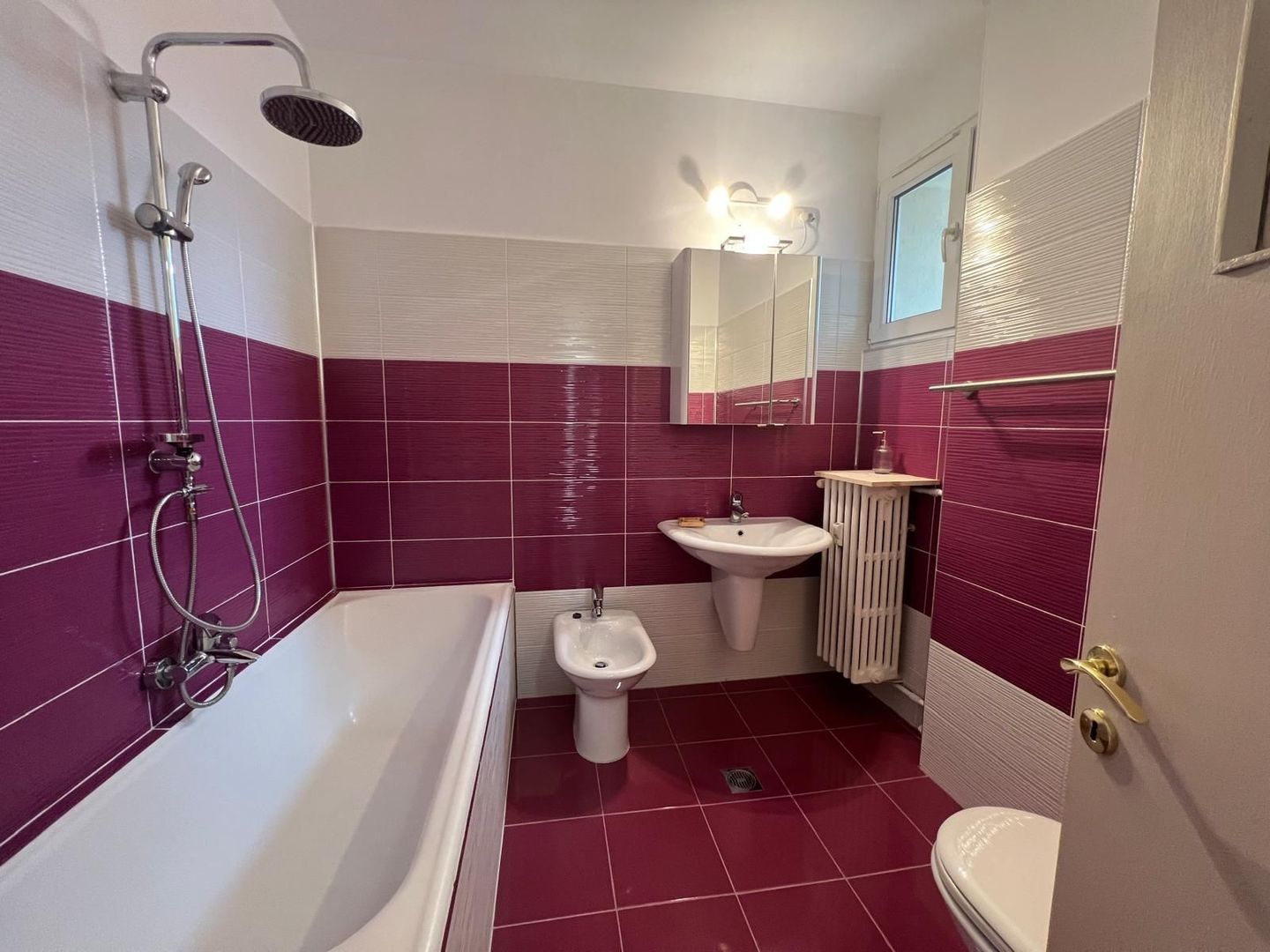 Apartament cochet, trei camere, Vatra Luminoasa - Poză 17