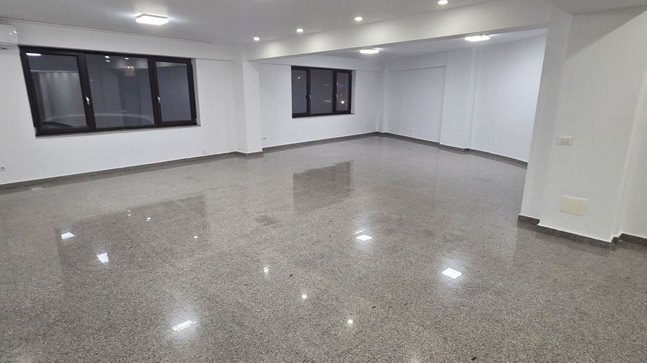 Spatiu comercial, Damaroaia/ Petrom City, terasa 37mp+boxa+2locuri par - Poză 8