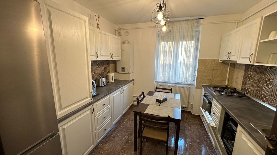 Apartament 3 camere zona Piața Victoriei - Poză 4