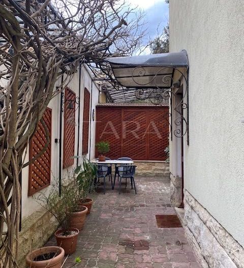 Apartament 3 camere, 98 mp util si curte 150 mp. Andrei Mureșanu. - Poză 1