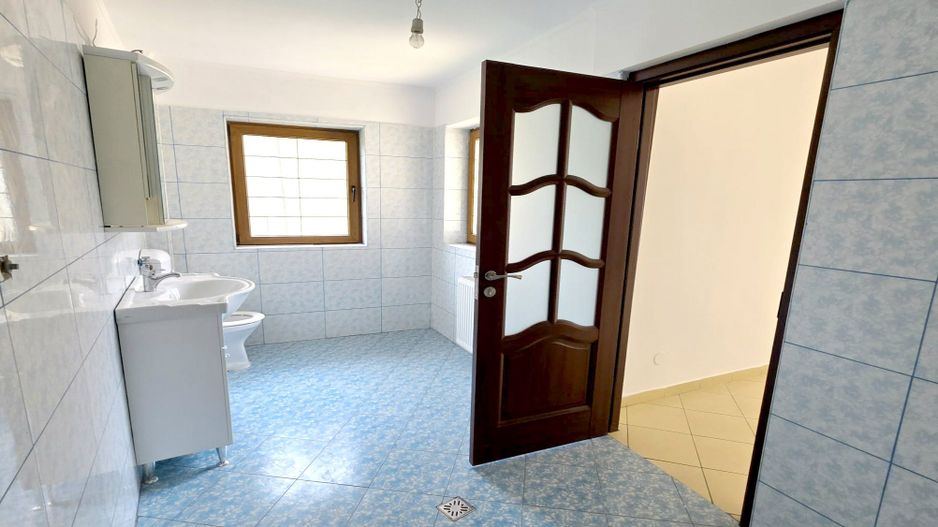Delea Veche- Vila S+P+1E+Pod- 8 camere- 290 mp utili - Poză 7