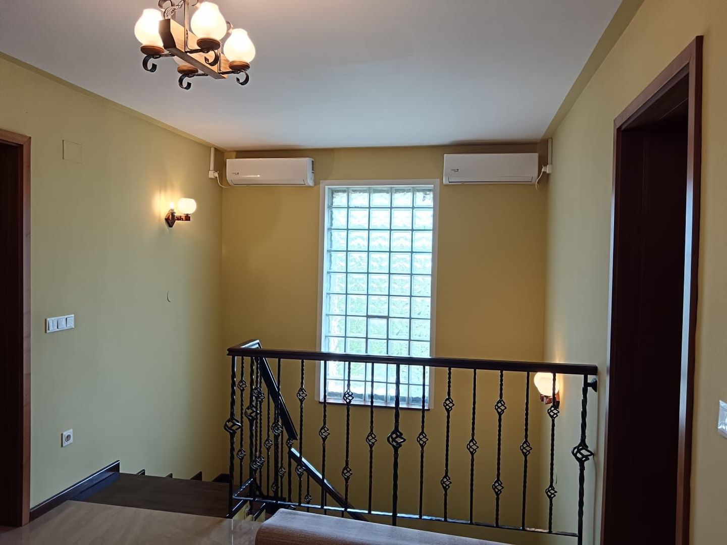 Casă nouă, intrare Stupini - Poză 40