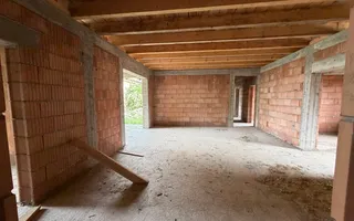 Casă de vânzare 260 mp utili + 1052 mp teren in centrul orasului Covasna - Poză 13