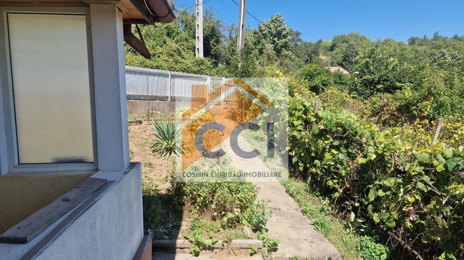 Casa in mediu rural cu teren - Poză 25