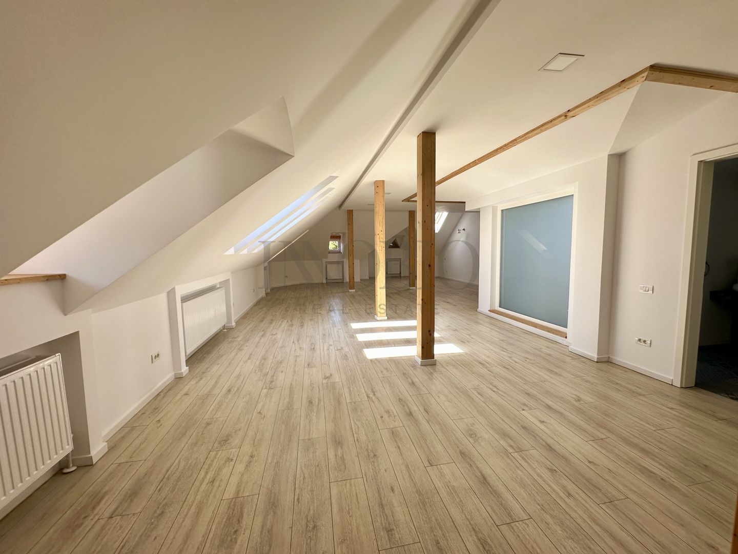 Vila Interbelica Restaurata | Capitale | Pretabil Birouri - Showroom - Poză 11