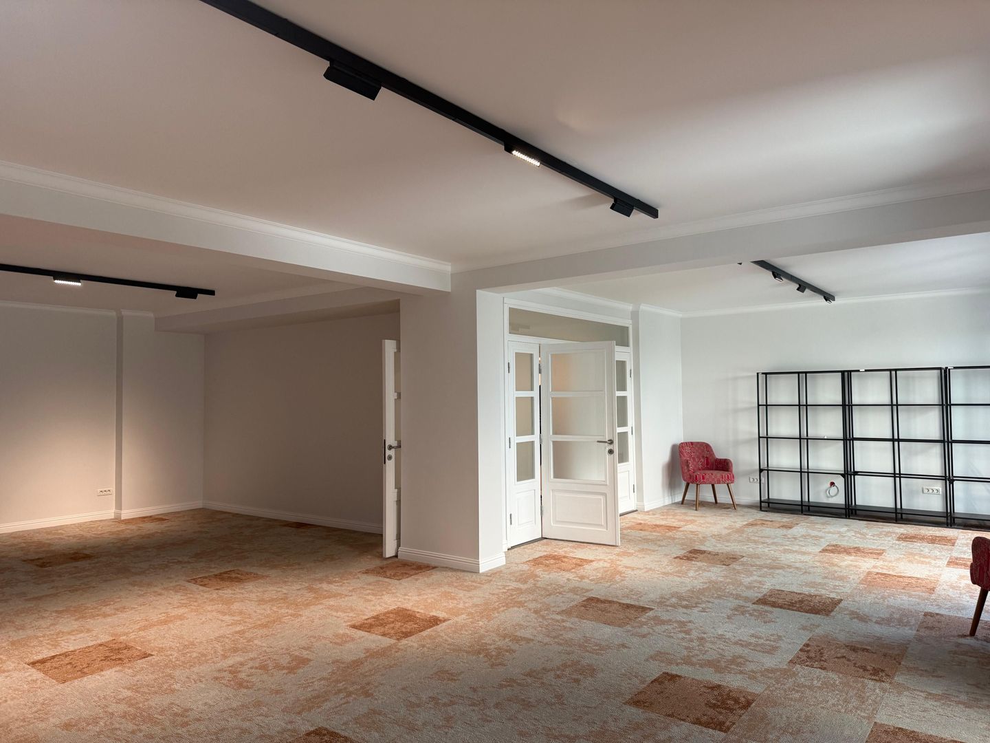 De închiriat spațiu la parter | Barbu Văcărescu - Poză 1