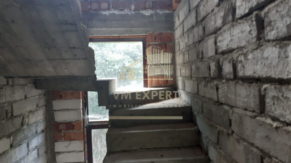 VILA 8 CAMERE, TEREN 5000 MP CAMPULUNG, APA SARATA - Poză 7