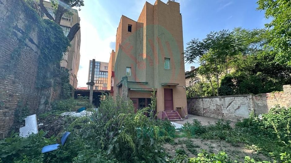 Casa consolidata cu teren de 626 mp - Poză 2