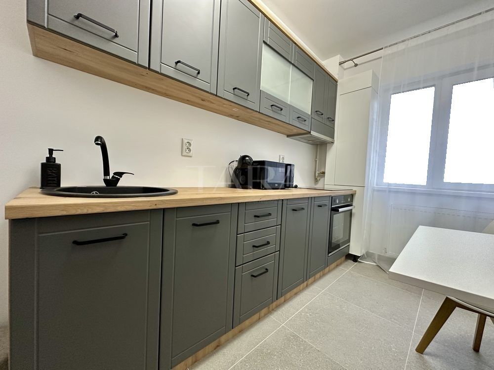 Apartament luminos. Finisat modern. Zonă liniștită. - Poză 3