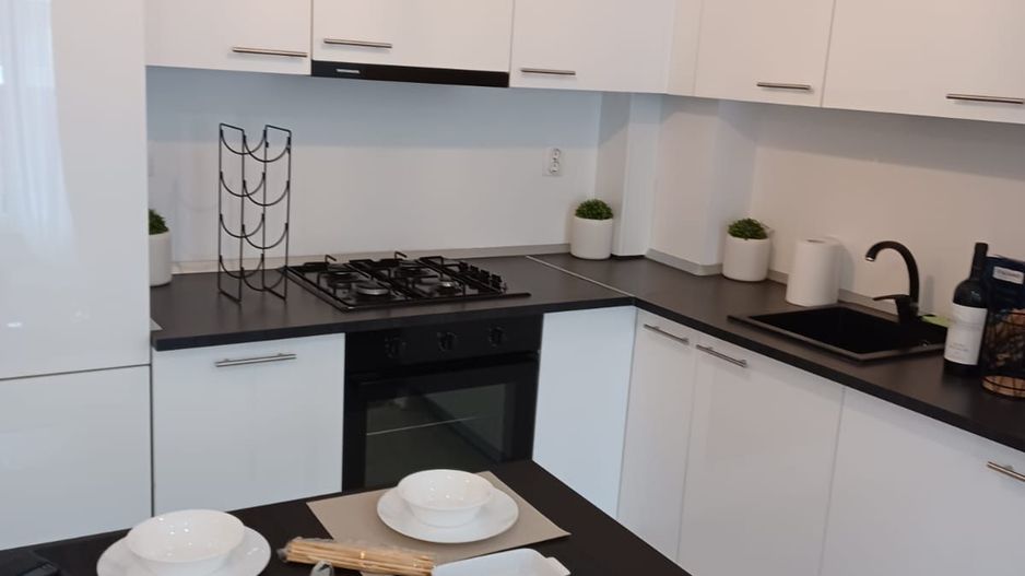 Apartament 2 camere vedere piscina Cosmopolis - Poză 6