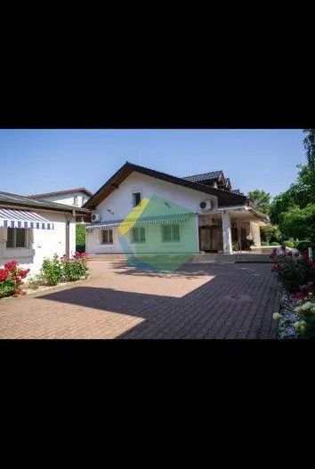 VILĂ IMPRESIONANTĂ CU PARC PRIVAT | 400 mp Construiți | 2.800 mp Teren - Poză 27