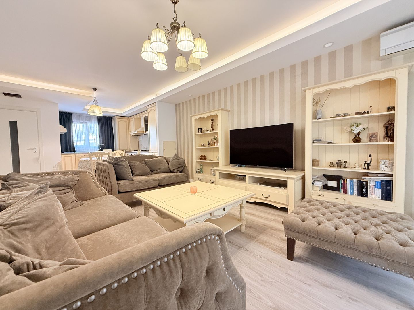 Vila cu 2 dormitoare si 3 bai | Cosmopolis | aproape de Mall | Piscina - Poză 1