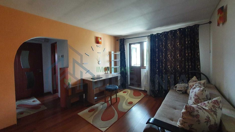 Apartament 2 camere, Semidecomandat, Zona Podu Ros, Iași - Poză 1
