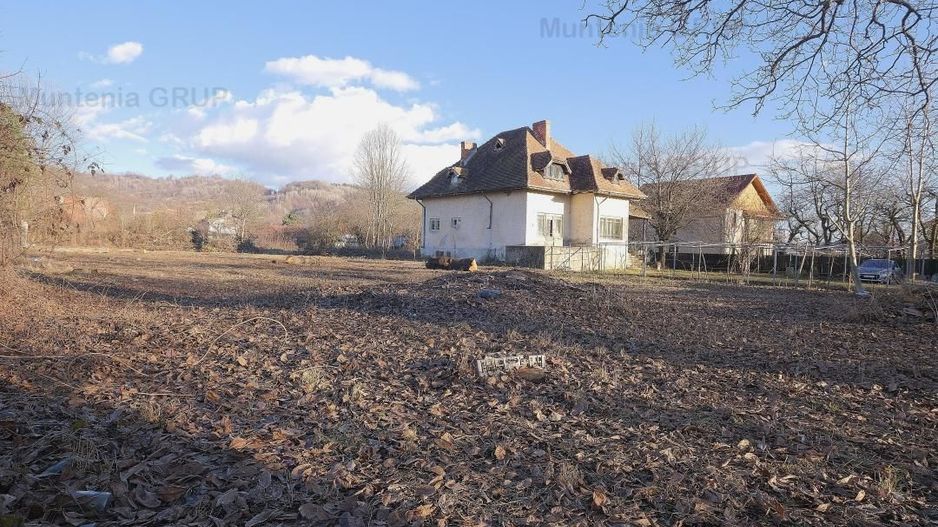 BREAZA - Central, langa Primarie 2.600 mp. teren ideal constructie - Poză 2