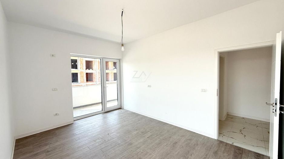 Bloc FINALIZAT la asfalt. Decomandat. 2 locuri parcare. - Poză 1