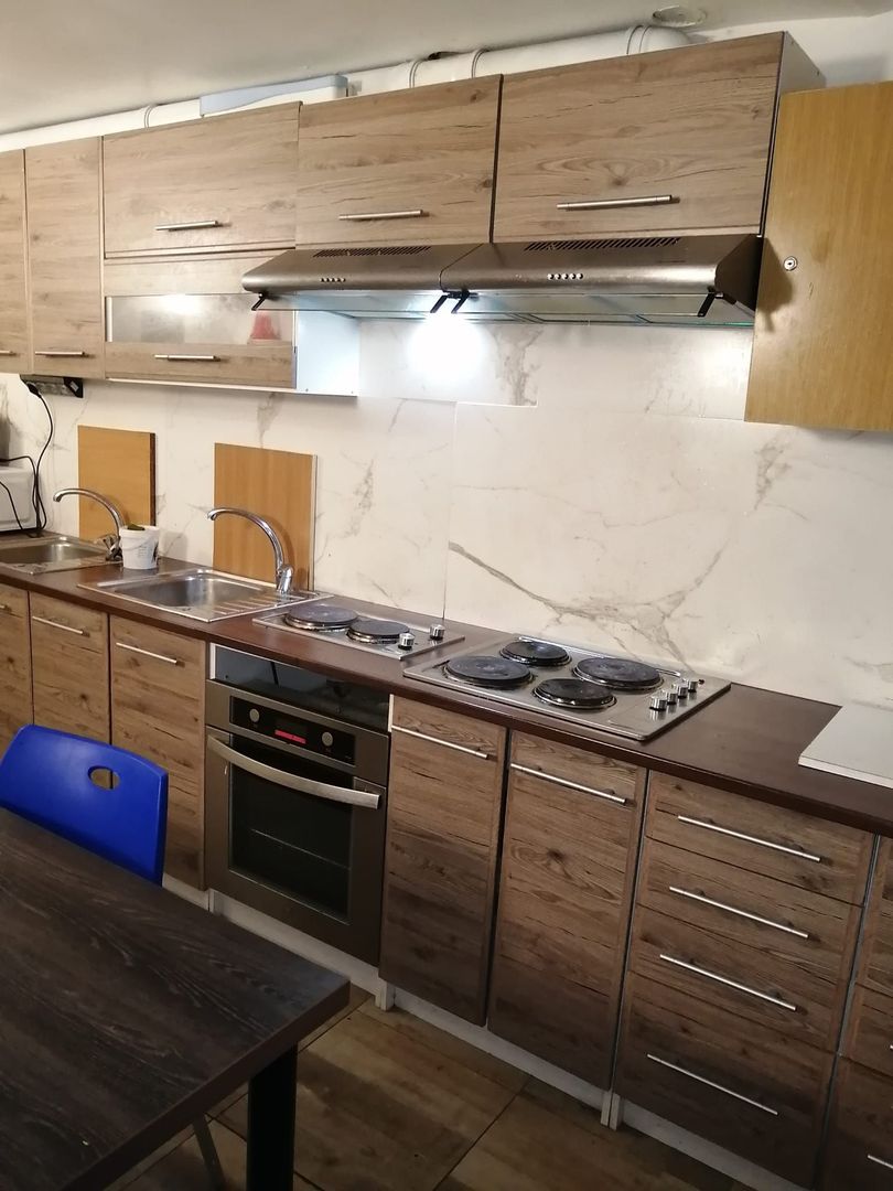 Etaj de inchiriat/ camere+ bai/bucatarie/spalatorie - Poză 11