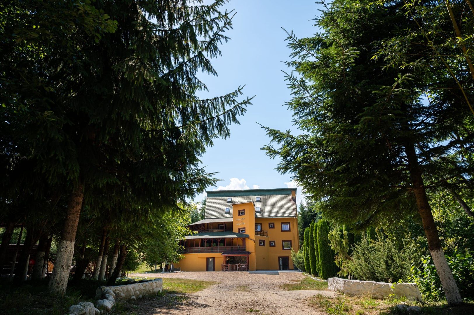 "Hanul Lupilor" | Pensiune de vânzare | Râșnov - Poză 1