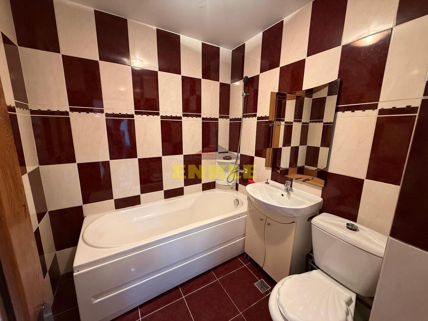 De vânzare apartament 2 camere decomandat – zona Liceului Sportiv - Poză 5