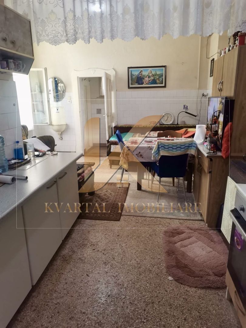 Apartament generos cu 4 camere , zona Centrală! - Poză 6