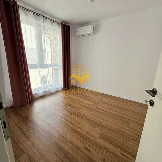 Duplex lux, de închiriat, 5 camere, parcare, curte, terasă,220mp teren - Poză 2