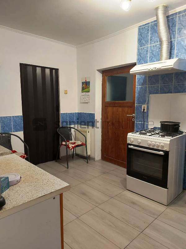 Casa cu 4 camere in Iosia - Poză 10