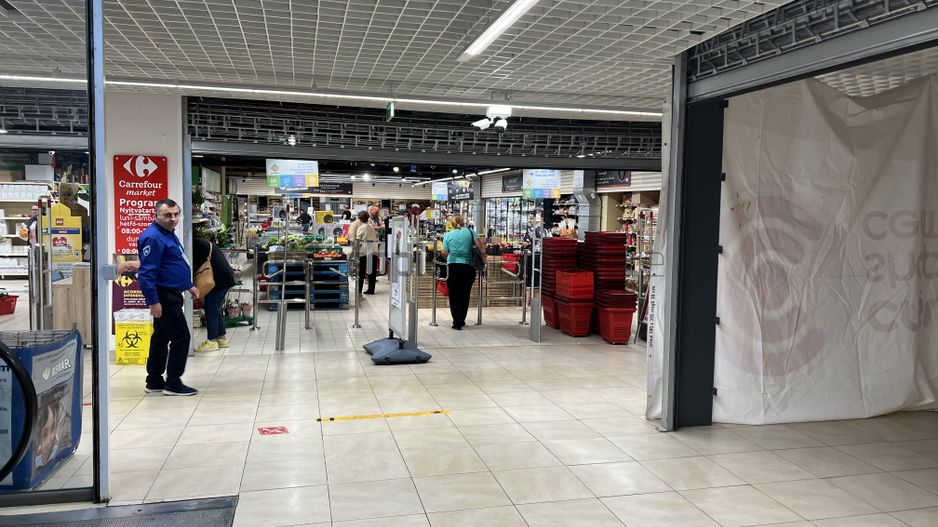 Sapient | Spatii comerciale in centrul comercial - Crisul Center - Poză 1