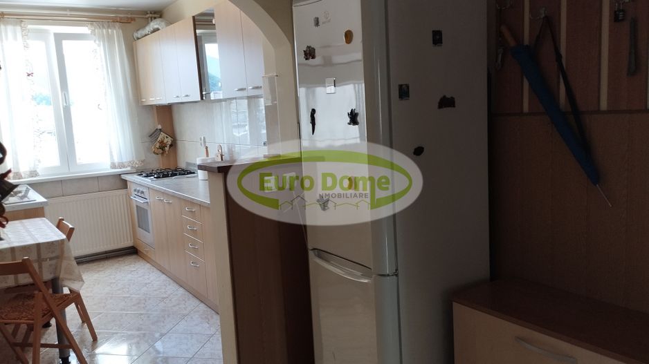 Inchiriere  apartament de 2 camere decomandat - Poză 5