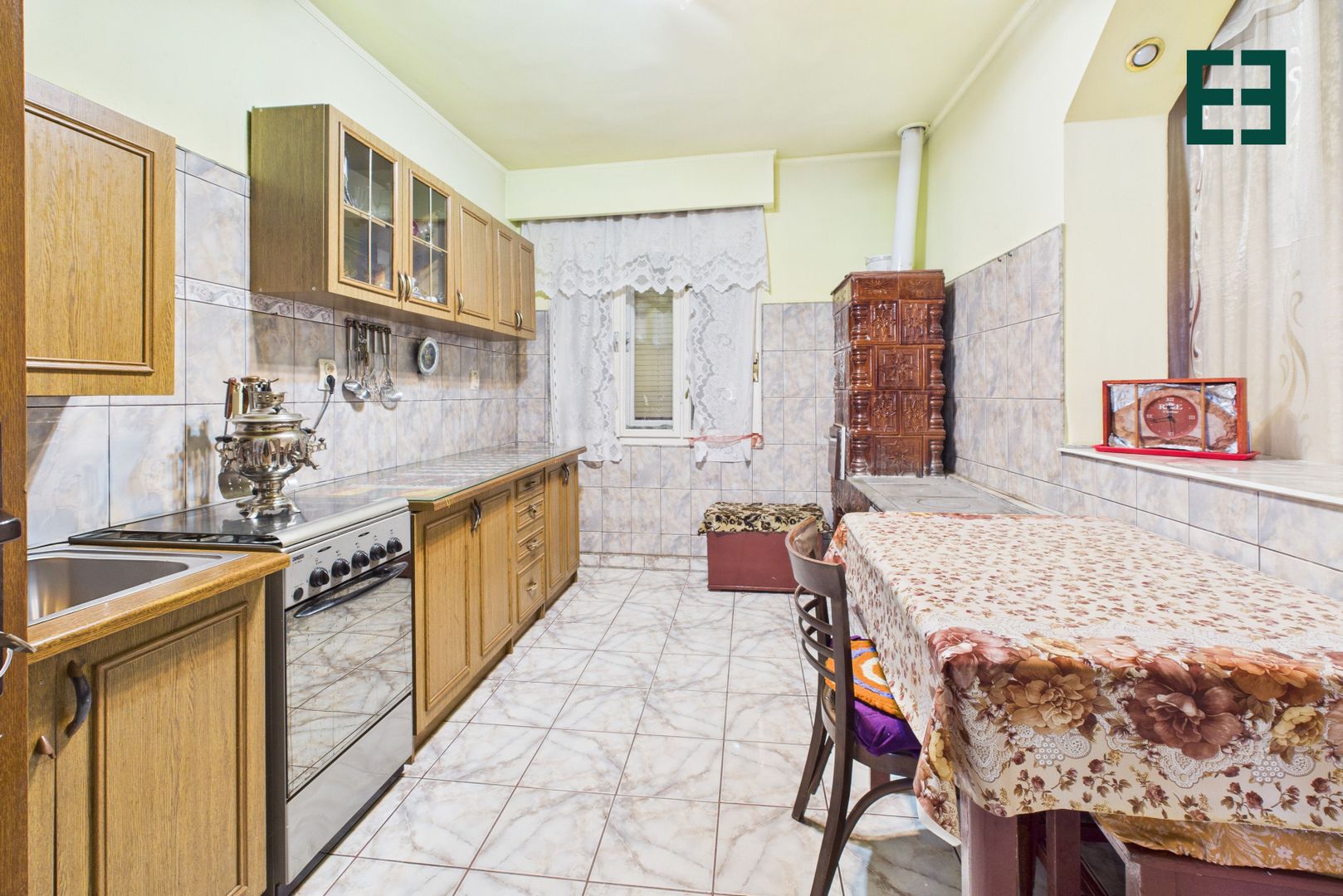 Casă cu 10 camere și 1437 mp teren în Ineu - Arad - Poză 29