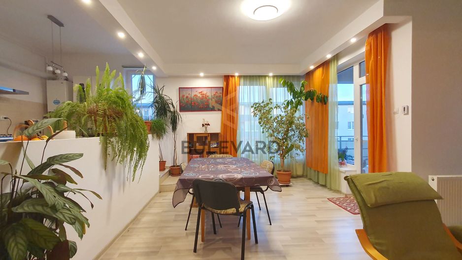 Apartament deosebit cu 4 camere/117 mp/zona strazii Eroilor! - Poză 1