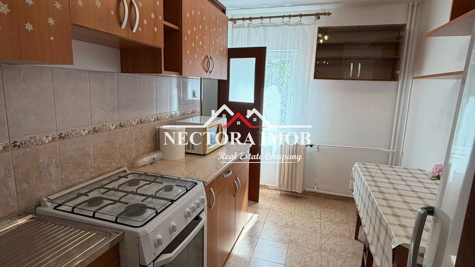 NECTORA IMOB-Apartament 3 camere, Str. Sf. Apostol Andrei, Etaj 2,65mp - Poză 7