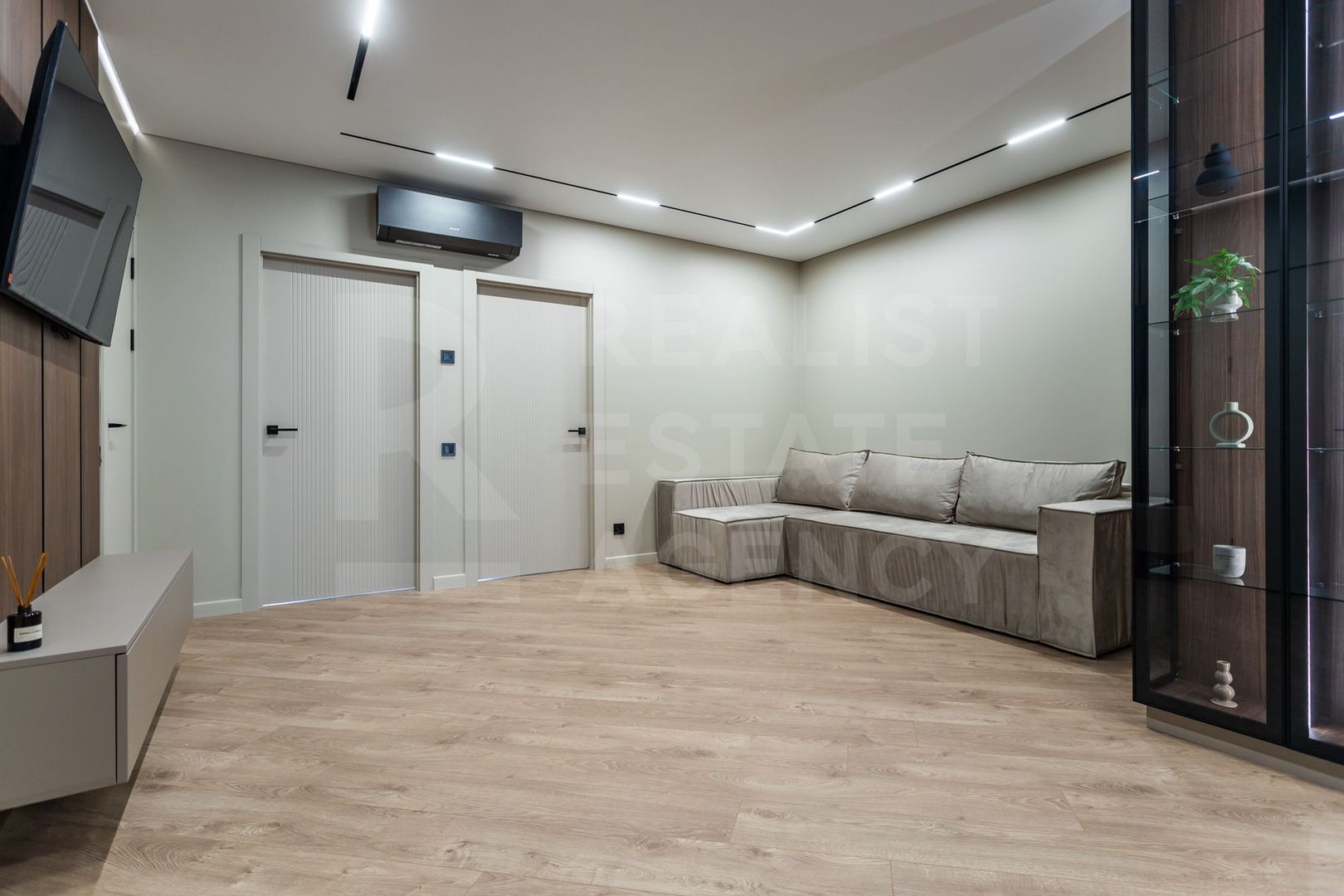 Vânzare, apartament, 3 camere+living, str. Ion Buzdugan, Buiucani - Poză 3