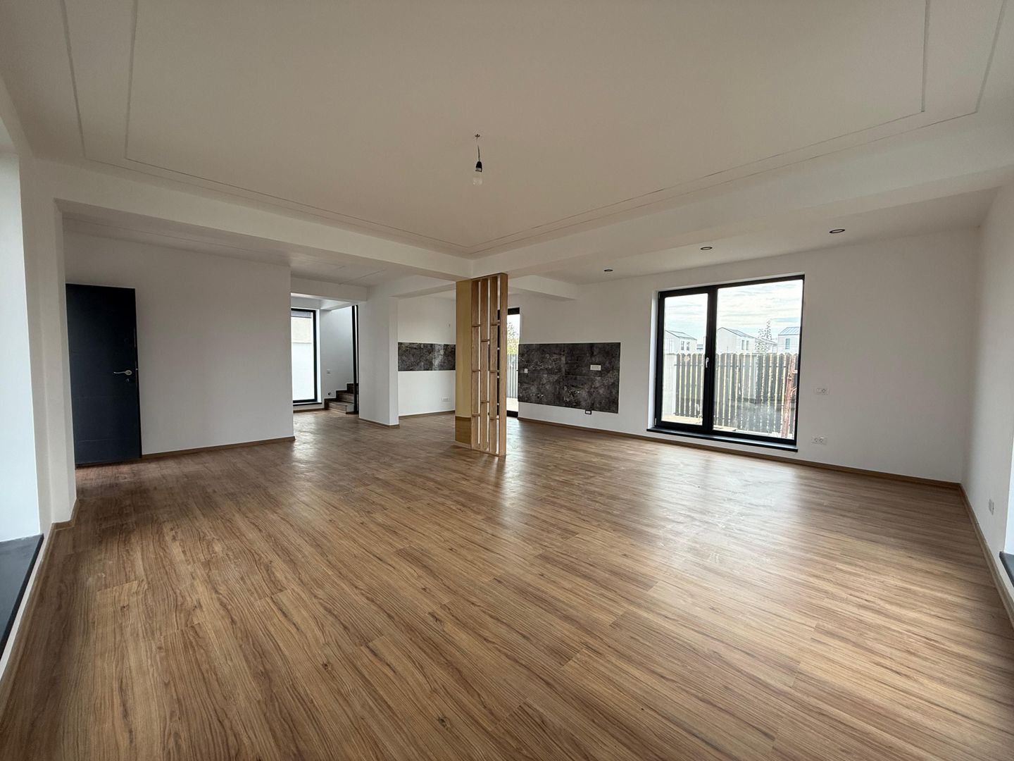 Vila individuala 4 camere Tunari I Teren 300 mp - Poză 8