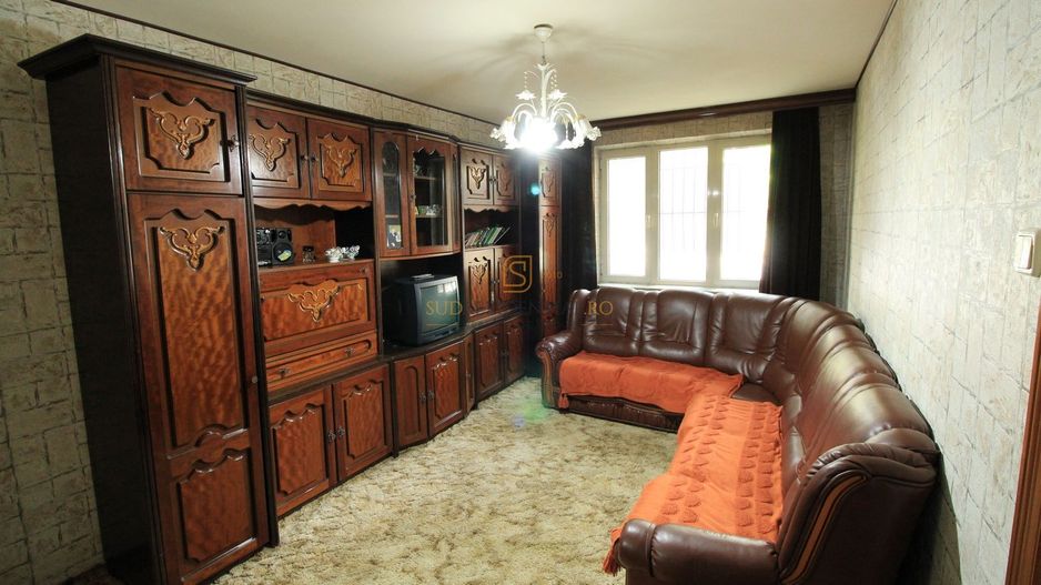 Apartament 4 camere cu potential comercial, stradal, comision0% - Poză 3